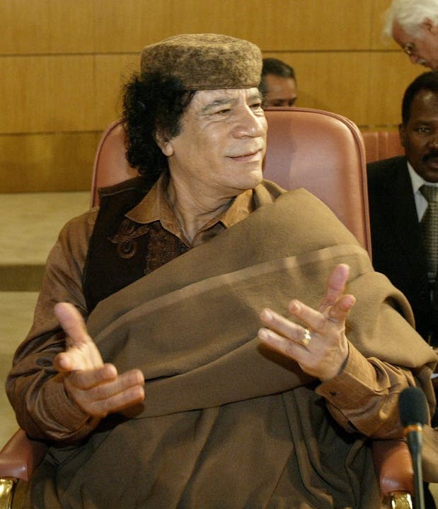 Gaddafi Die Welt gehört ihm - die Geiseln vorerst auch noch: Muanmar Ghaddafi.
