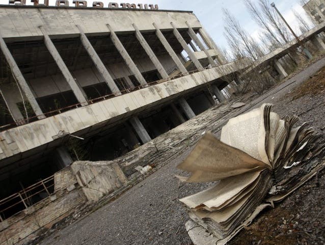 Ein verlassenes Gebäude nahe dem Kernkraftwerk Tschernobyl, fotografiert im April 2010 (Archiv)