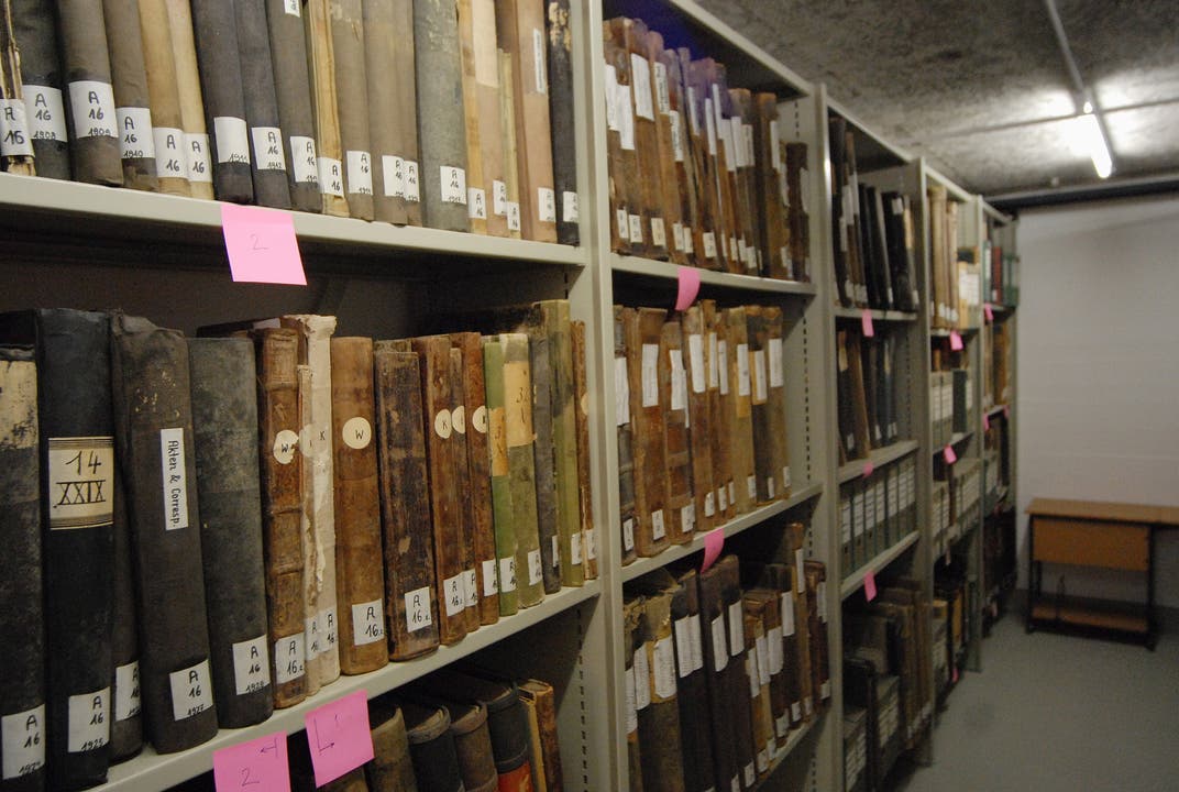 Archiv: Auf 29 Laufmetern sind die rund 500 historischen Bücher im Würenloser Gemeindehauskeller eingelagert. Archiv: Auf 29 Laufmetern sind die rund 500 historischen Bücher im Würenloser Gemeindehauskeller eingelagert.