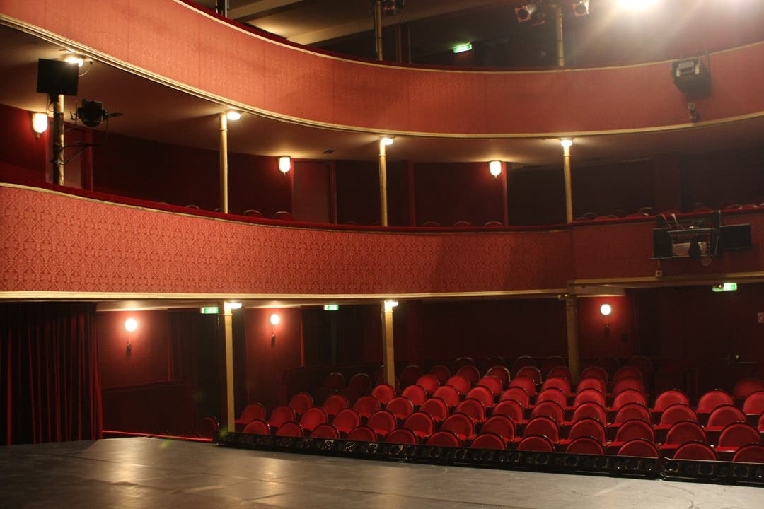  Impressionen aus dem Stadttheater Solothurn (Theatersaal): Wieviel von seinem Charme wird das Schauspielhaus nach der Sanierung bewahren können? (Fotos: Andreas Kaufmann)