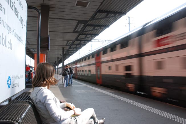 Im Raum Aarau müssen sich Pendler und Zugreisende gedulden.