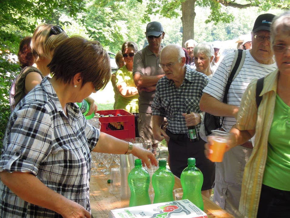Die Gemeinde Untersiggenthal offeriert Most, Wasser, Bier, Wein und Würste