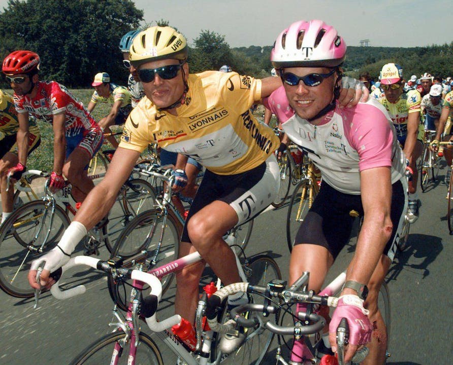 Bjarne Riis und Jan Ullrich 1996 gewann der Däne Riis die Tour de France. 2007 gesteht er: Ich habe gedopt. Sein damaliger Teamkollege Jan Ullrich (Toursieger 1997) war in die Fuentes-Dopingaffäre verwickelt und wurde 2006 von der Tour de France ausgeschlossen.