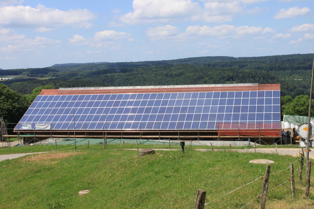 Die Photovoltaikanlage auf dem Kuhstall von Thomas Frei - Kopie