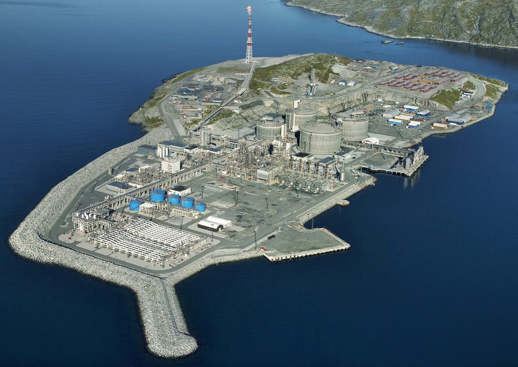 Die Insel Melkøya vor Hammerfest beheimatet die riesige Erdgas-Verflüssigungsanlage Snøhvit