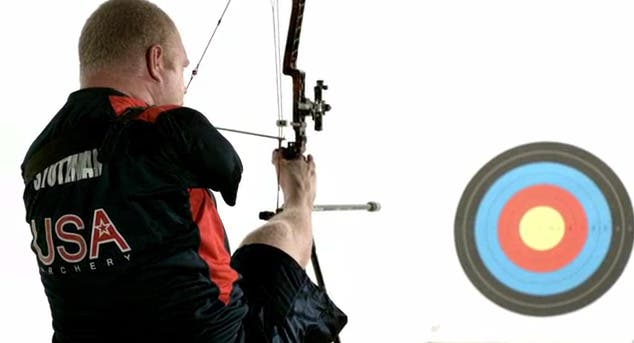 Matt Stutzman besitzt seit seinem 16.Lebensjahr einen Bogen. Damit trifft er auch über 200 Meter.