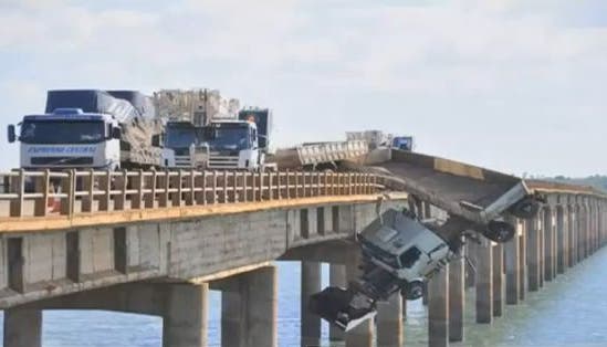 Spektakuläres Lastwagen-Unglück in Brasilien
