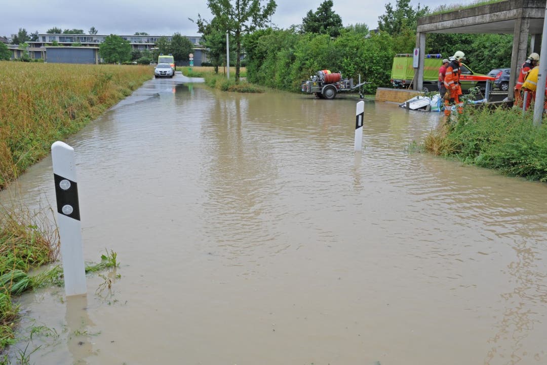 Dübendorf: Verkehrschaos wegen Regen