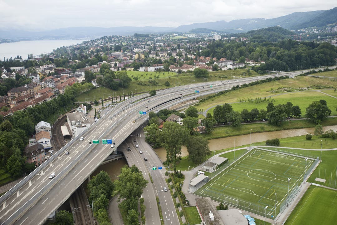 Blick aus dem Super Puma auf Zürich-Brunau