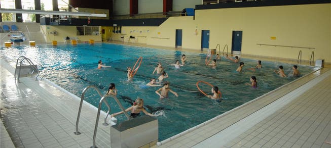 Der Schwimmunterricht für Schülerinnen und Schüler im Hallenbad Spreitenbach soll in moderner Umgebung stattfinden.
