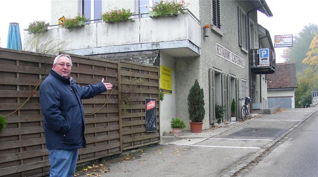 Ohne Parkplätze sieht Urs Bürgisser die Zukunft des Restaurants Schützenhaus gefährdet.Dieter Minder