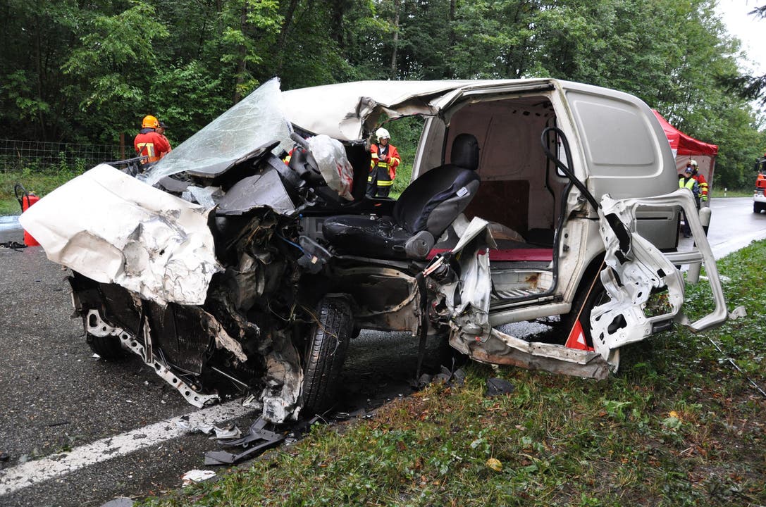 Tödlicher Verkehrsunfall: Dieser Lieferwagen geriet auf die Gegenfahrbahn