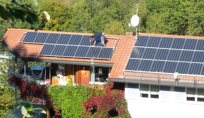Die Förderung von Solaranlagen soll in der Verfassung verankert werden – die Regierung wird nun eine Vorlage ausarbeiten, welche dem Kantonsrat und bei dessen Zustimmung dem Volk vorgelegt wird. az