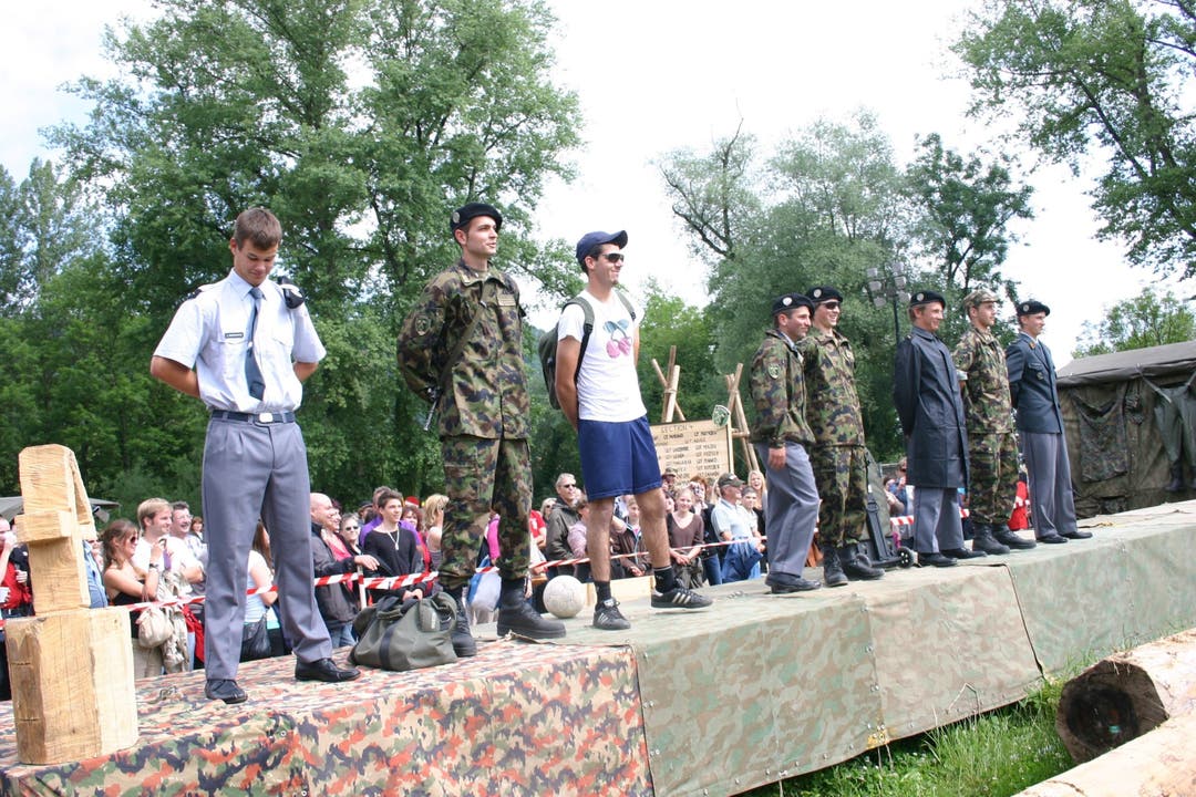 Mode- und Männerschauschau der Army in Brugg