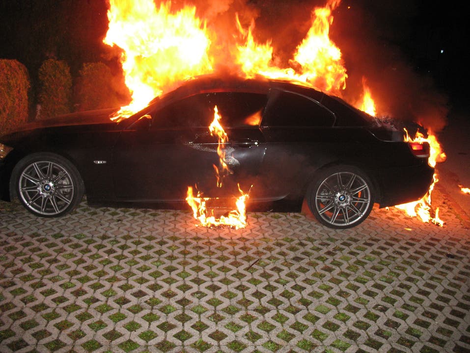 Unterlunkhofen: Gestohlenes Auto wurde von den Dieben in Brand gesetzt