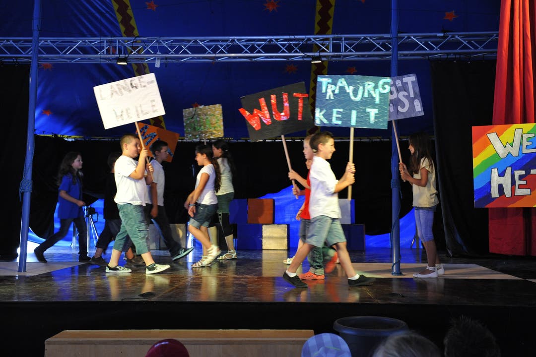 Die Klasse 2d des Schulhauses Eichholz feierten mit Theaterstück einen grossen Erfolg
