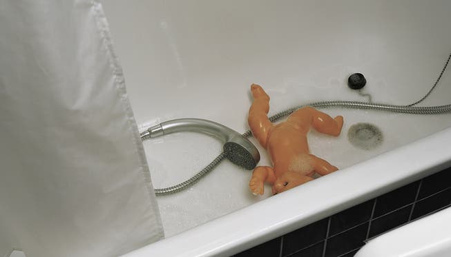 Hugo L. befummelte sein Opfer in der Badewanne (Symbolbild)
