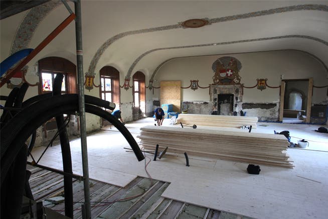 Nach den Holzbauarbeiten wird der Boden im geschichtsträchtigen Kantonsratssaal steifer als zuvor sein.