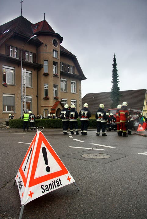 Feuerwehrübung beim Schulhaus Hägglingen