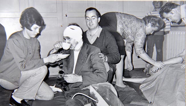 Bild einer Übung aus dem Jahr 1969 mit «Schwerverletzten». zvg
