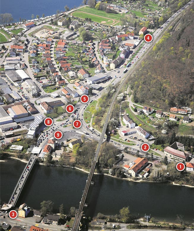 Der Grenzübergang Koblenz–Waldshut. Am unteren Bildrand der Schweizer Zoll. Luftaufnahme: Anton Wiesmann