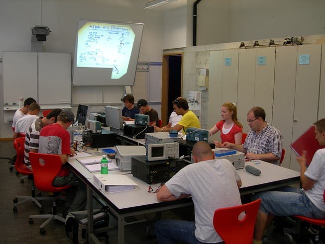 Dieses Jahr werden sich an der Höheren Fachschule für Technik des Kantons Solothurn insgesamt 197 Sutdierende weiterbilden.