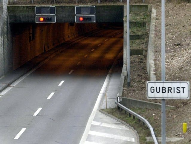 Wegen eines Unfalls musste der Gubristtunnel etwa fünf Stunden gesperrt werden (Archivbild)