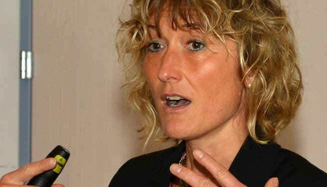 Regierungsrätin Susanne Hochuli bei ihrer Präsentation.