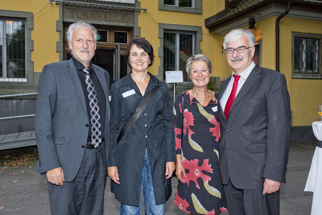 Landammann Peter Gomm mit Gattin Claudia, Annelies und Marcel Guignard (von links)