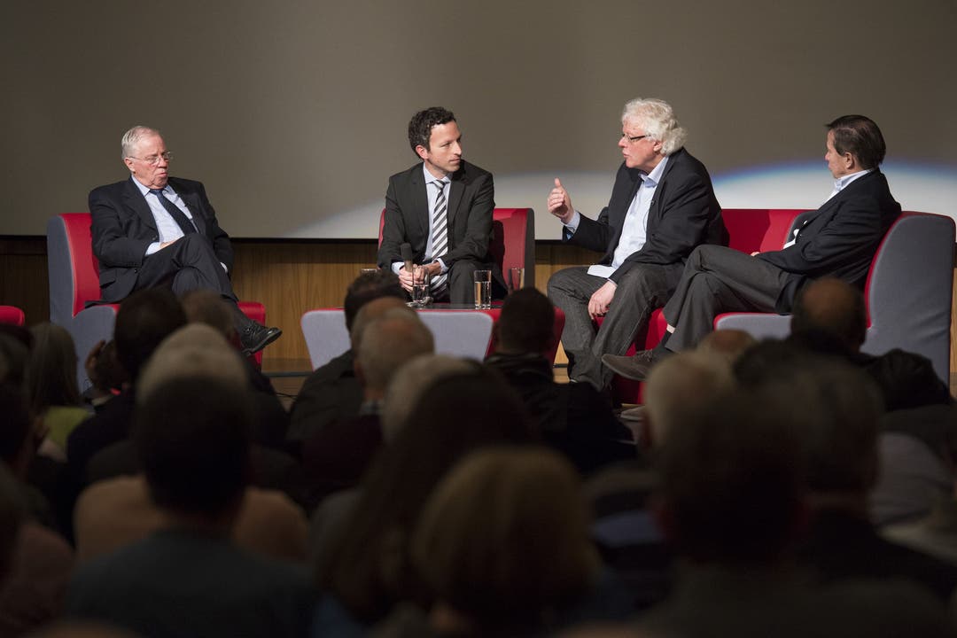 Christoph Blocher (SVP), Peter Bodenmann (SP) und Franz Steinegger (FDP) mit Moderator Patrik Müller, Chefredaktor «Der Sonntag».