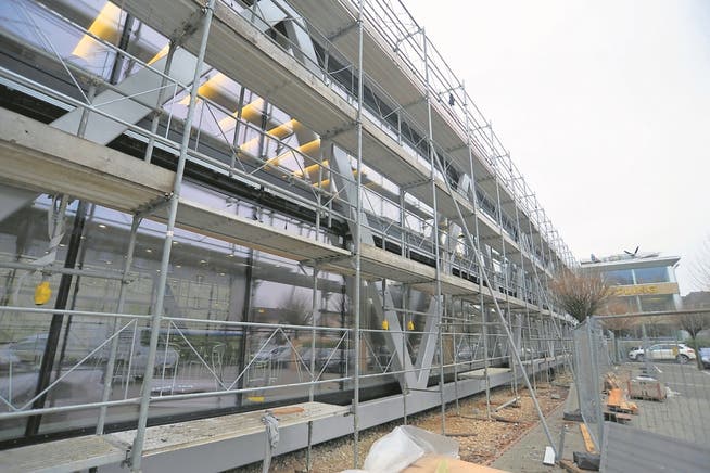 Breitling erweitert seinen Hauptsitz mit einem Neubau.