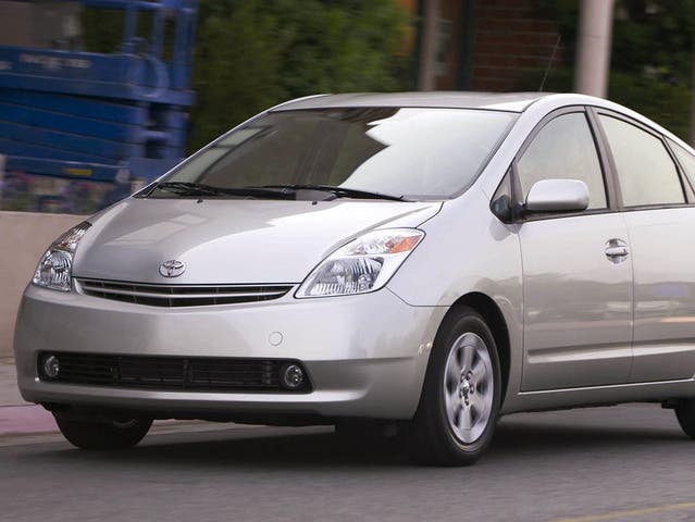 Haltern von besonders schadstoffarmen Personenwagen kommen neu in den Genuss eines befristeten Steuerrabattes. Im Bild ein Toyota Prius.