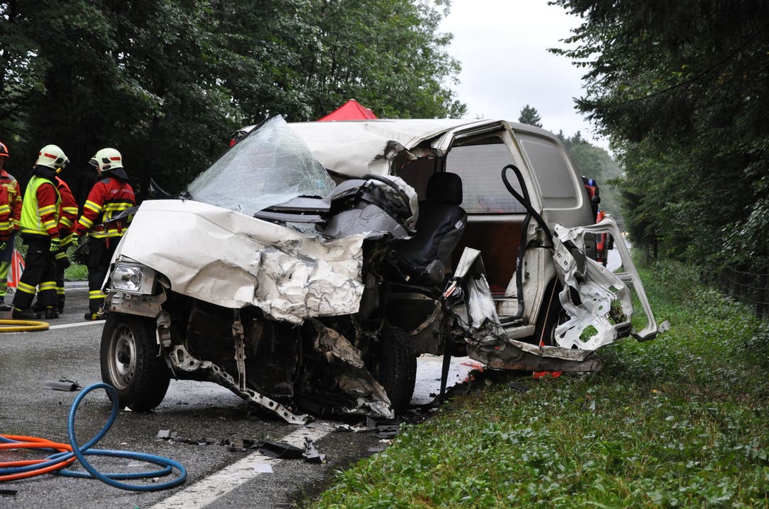 Tödlicher Verkehrsunfall auf der Aaretalstrasse bei Wildegg