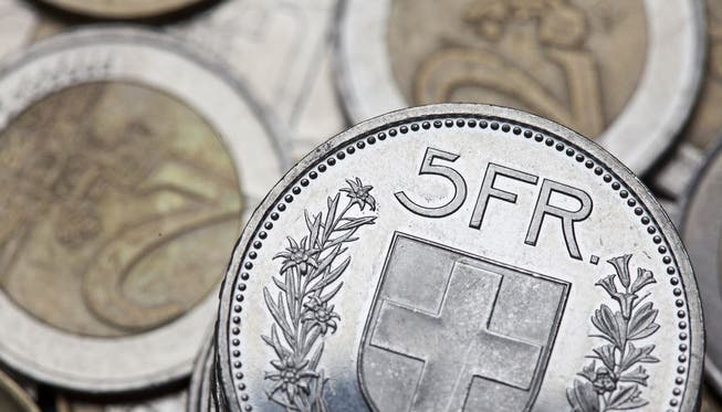 Die Schweizer Nationalbank soll einen höheren Mindestkurs geprüft haben. (Archiv)