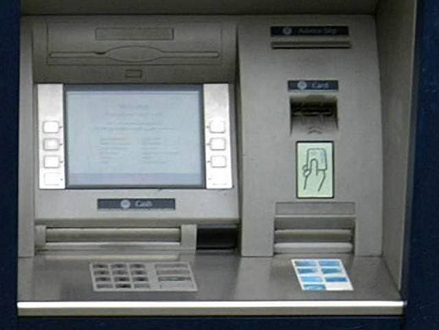Die Betrüger versuchte, über den manipulierten Bancomaten an Karteninformationen zu kommen (Symbolbild)