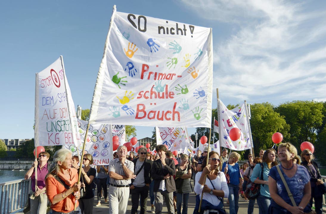 Lehrer protestieren in Solothurn gegen die Sparmassnahmen