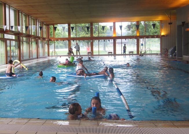 Badevergnügen im Guldental – ermöglicht durch das eigene Hallenbad in Mümliswil. zvg