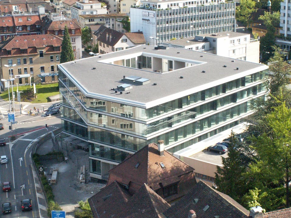 Das Wohn- und Geschäftshaus Falken an der Badener Schulhausplatzkreuzung hat auch eine Auszeichnung erhalten