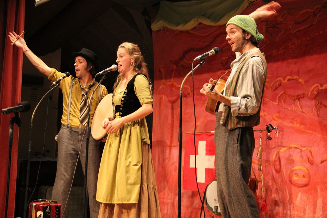 Das Trionettli mit dem neusten Programm «Stalldrang» (von links) Marc Suter, Sonja Wunderlin und Gabriel Kramer