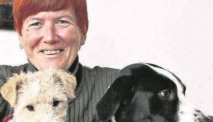 Franziska Eggenberger: die Hunde bringen sie unters Volk.