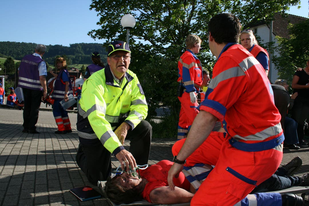 Samariter in Rettungskette integriert: Kantonale und lokale Hilfskräfte im Zusammenspiel.