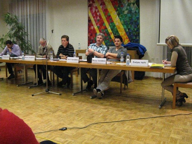 Vorstandsmitglieder des Bewohnervereins Augarten an der Versammlung im Begegnungszentrum Pelikan.