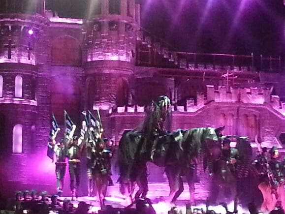 Lady Gaga bietet im Hallenstadion ein Bühnenspektakel