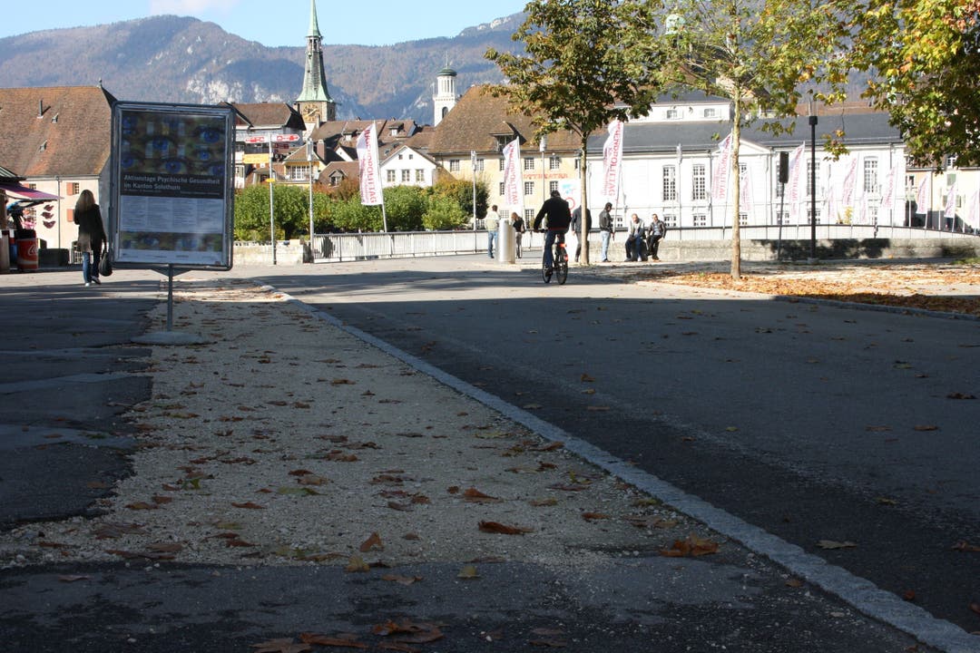 Seit Jahren waren die provisorischen Grienstreifen auf dem schönsten Platz von Solothurn ein Aergernis