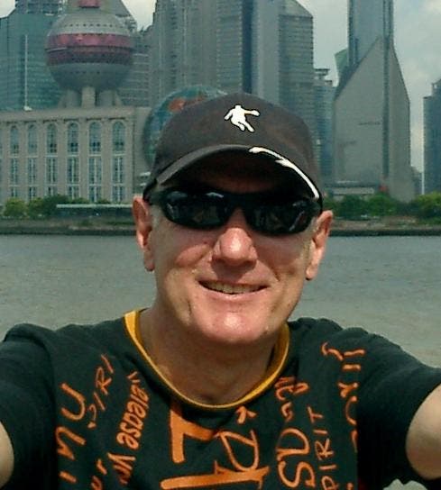 John lebte zum Teil in China