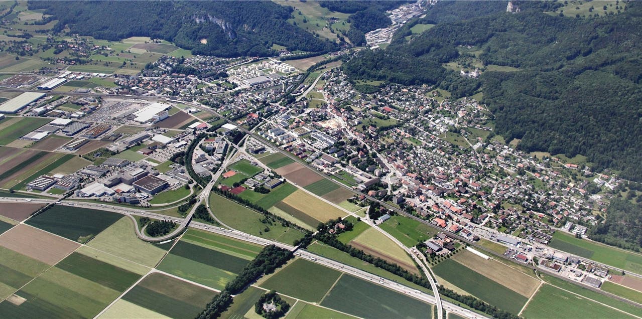 Oensingen im Kanton Solothurn Oensingen ist die attraktivste Immobilien-Gemeinde im Kanton Solothurn. Dahinter folgen: Solothurn, Lohn-Ammannsegg, Lostorf und Dornach.