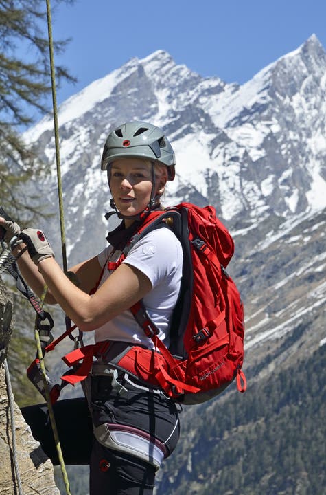 Linda am Klettersteig Schweifinen in Zermatt