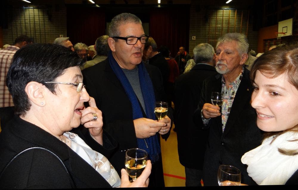 Gemeindeschreiber Dieter Vossen (links) am Neujahrsapéro