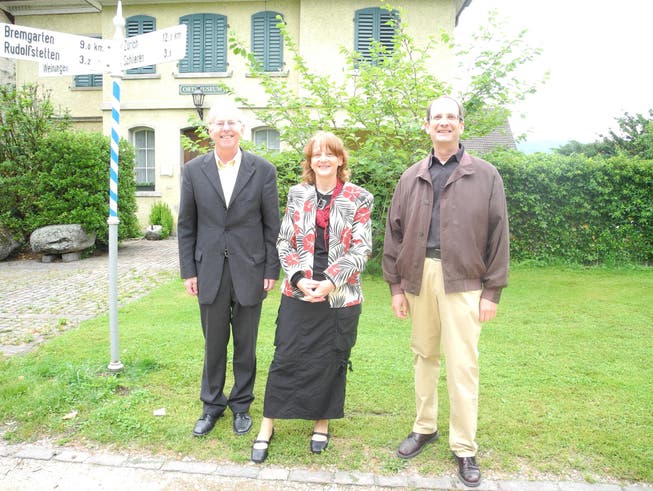 Stadtpräsident Toni Brühlmann, Christina Kunz und Peter Daniels informierten über die Mozartstelle in Schlieren.