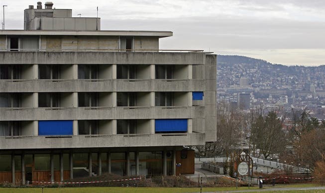 Werner Hofmann will den Betrieb der Studentenwohnungen im ehemaligen Hotel Atlantis auf eine legale Basis stellen.